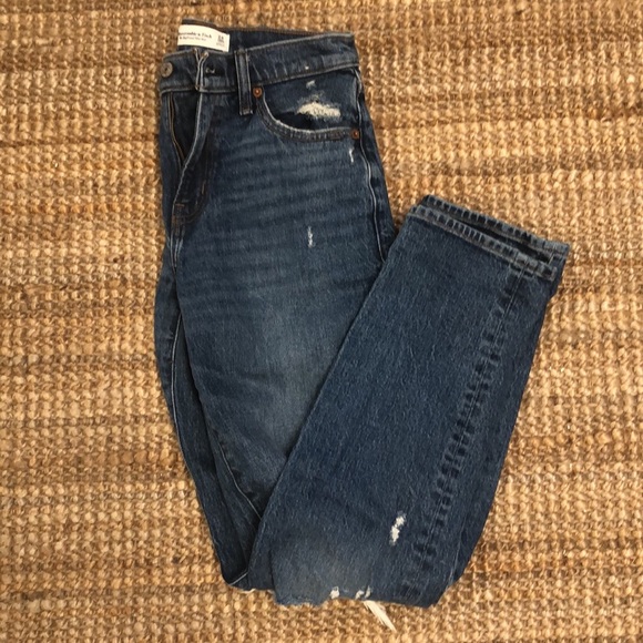 Abercrombie & Fitch 24 Boyfriend mid rise jeans - Picture 1 of 5